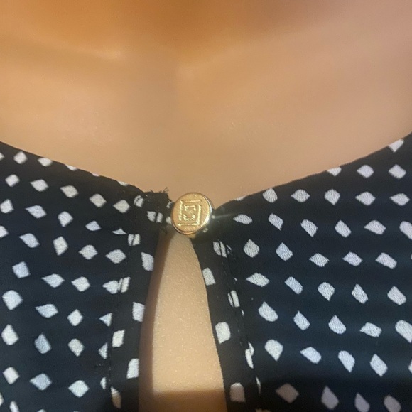 Ladies Blouse-black Dots-Liz Claiborne-short Sleeves
NWT - Picture 6 of 12